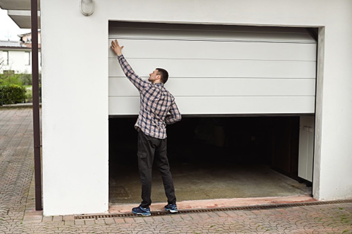 Winter Tips for Garage Door Maintenance in Milwaukee, WI